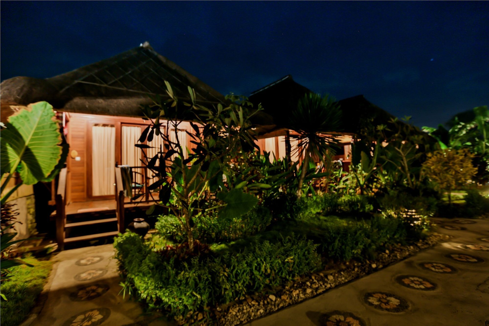 Sunset Coin Lembongan 3*